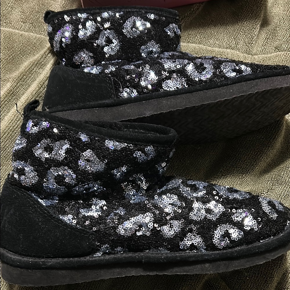 PINK Victoria's Secret Black and Silver Cozy Slippers NWOT